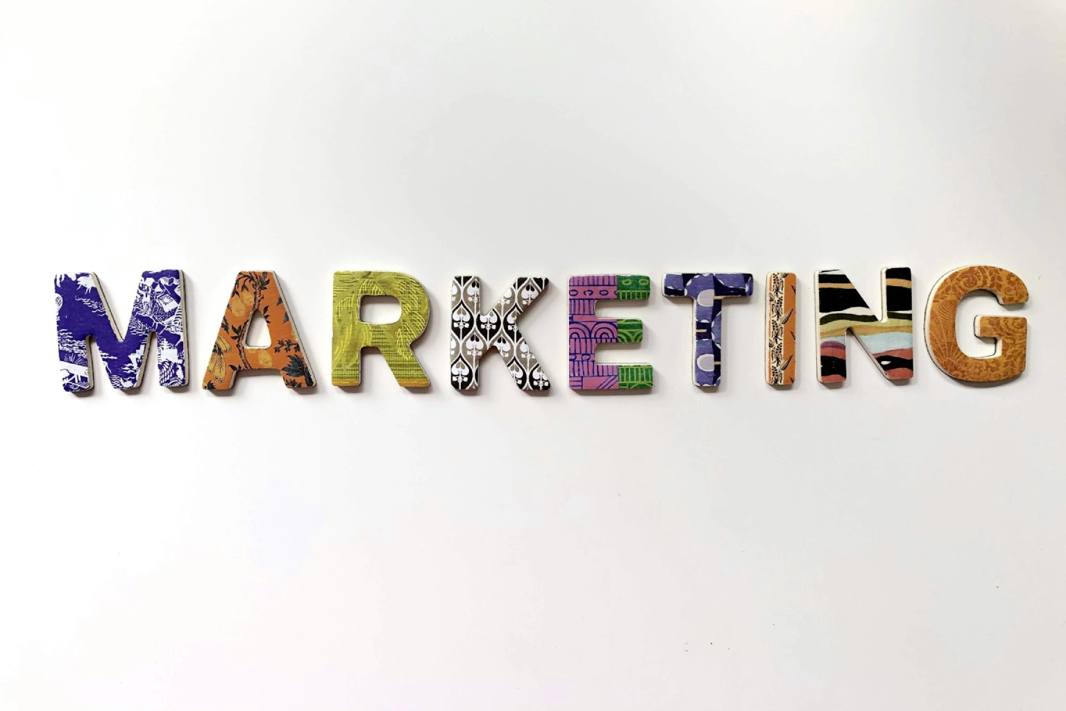 Een afbeelding die staat voor het vraagstuk wat marketing is en hoe je een marketingstrategie opbouwt